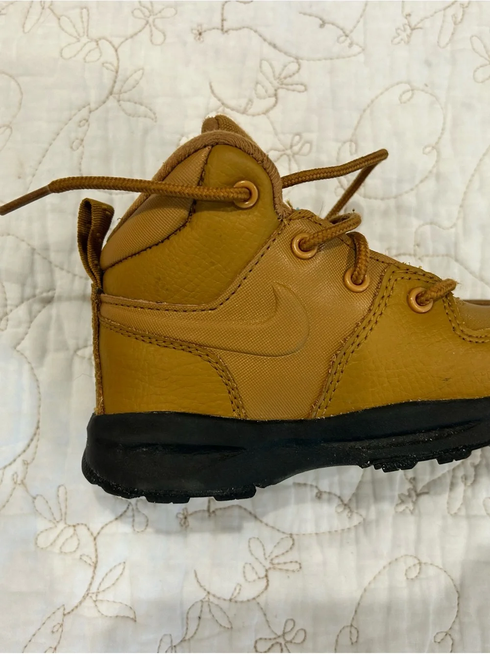 Nike Kids Wheat Brown Lace-Up Hiking Boots